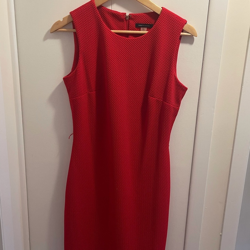 Red Tommy Hilfiger cocktail dress. Size 6. Never worn. No holes, rips, or tears.